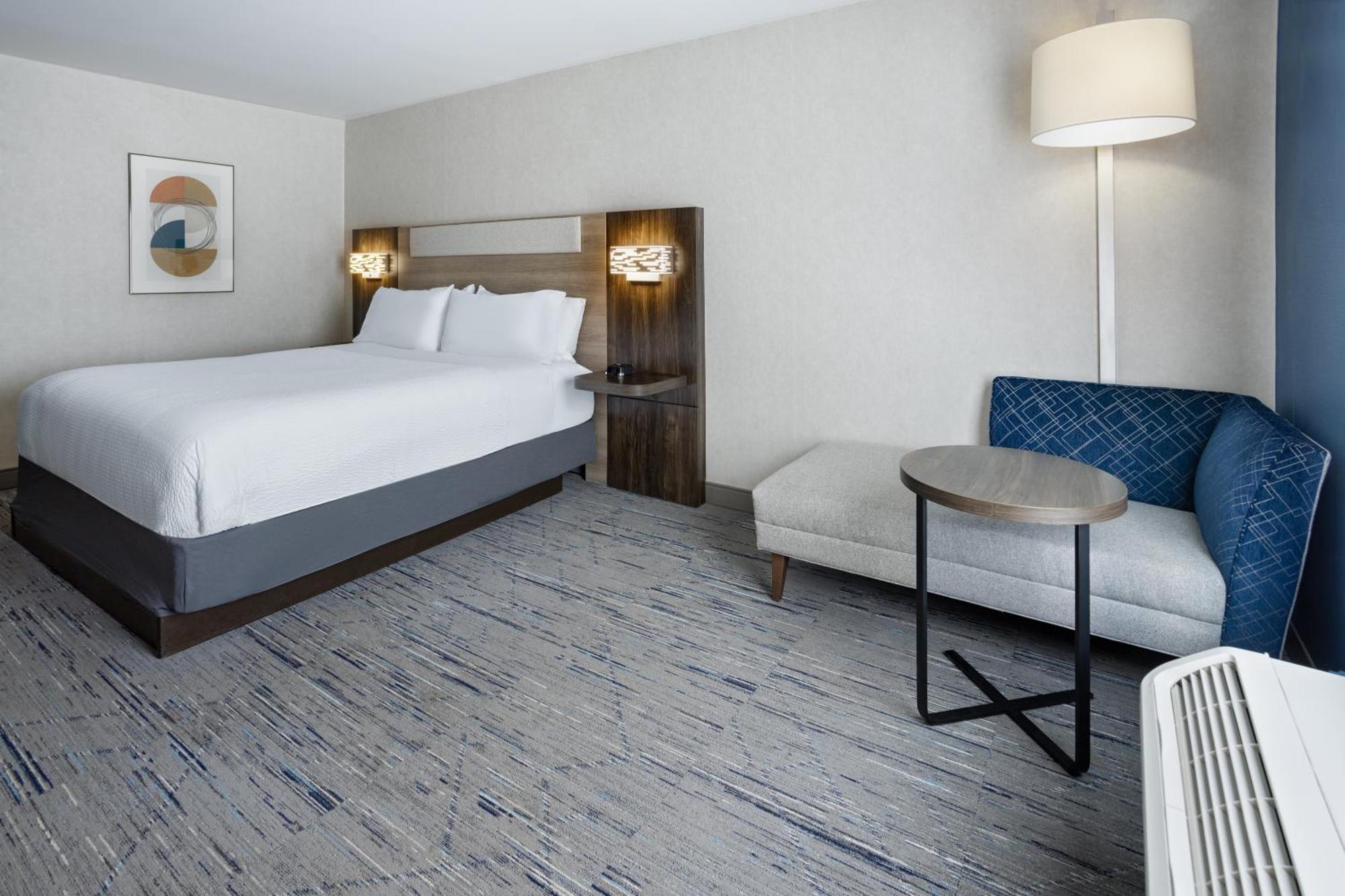 Holiday Inn Express Hotel & Suites Brattleboro, An Ihg Hotel Экстерьер фото